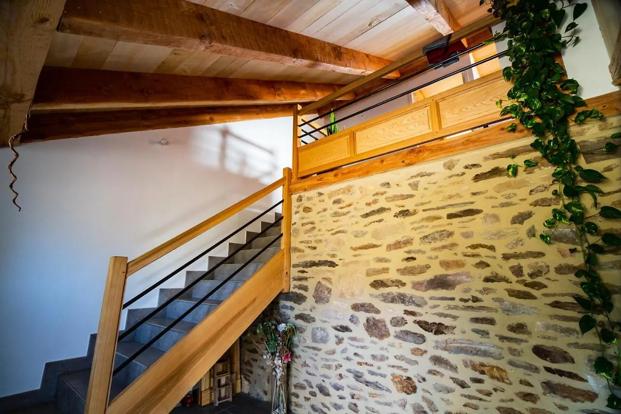 Appartement de 2 chambres avec balcon amenage a Saint Come d'Oltc France